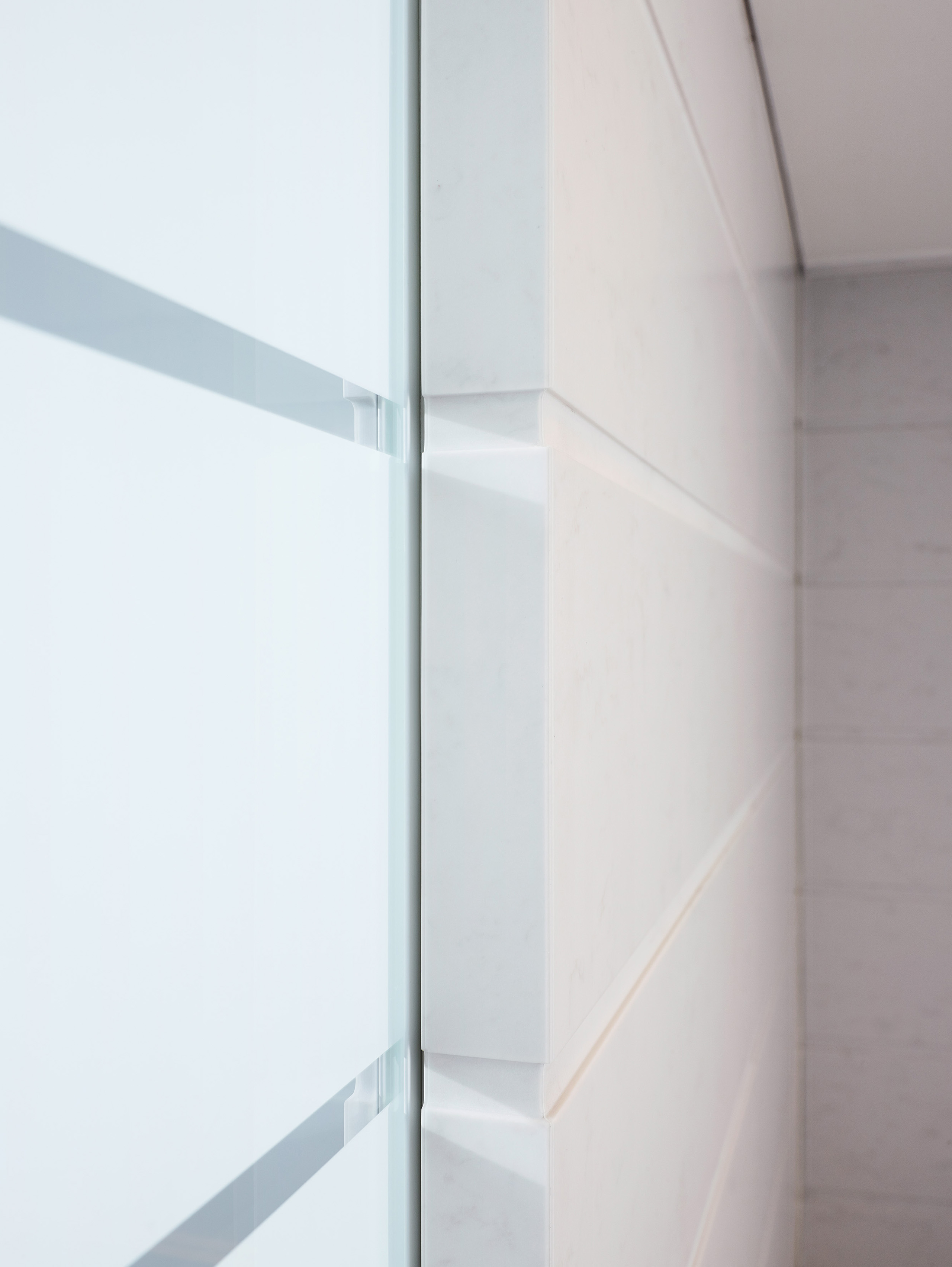 Notranjost Turške oz parne savne Klafs Matteo Thun bela savna, minimalistična savna, najvišji rang kakovosti savnanja, savna za doma, savna ki na vsakega pusti vtis